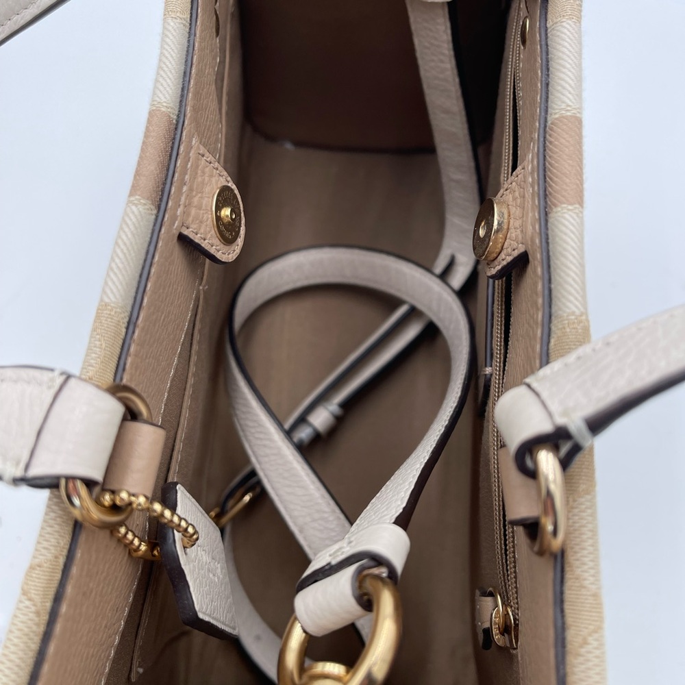 Coach Tan and Cream Tote Bag with Gold Hardware - Picture 4 of 9